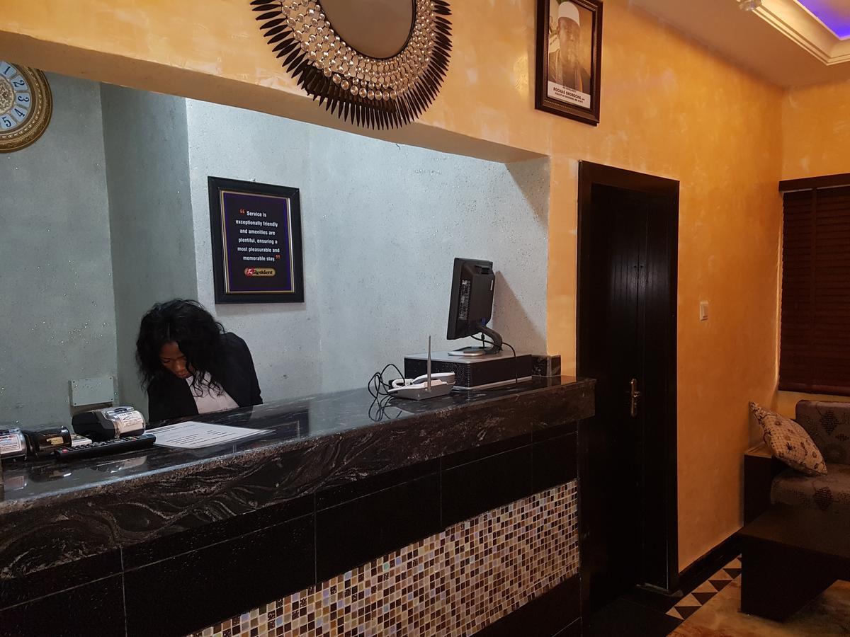 The Resident Hotel Owerri Exterior foto